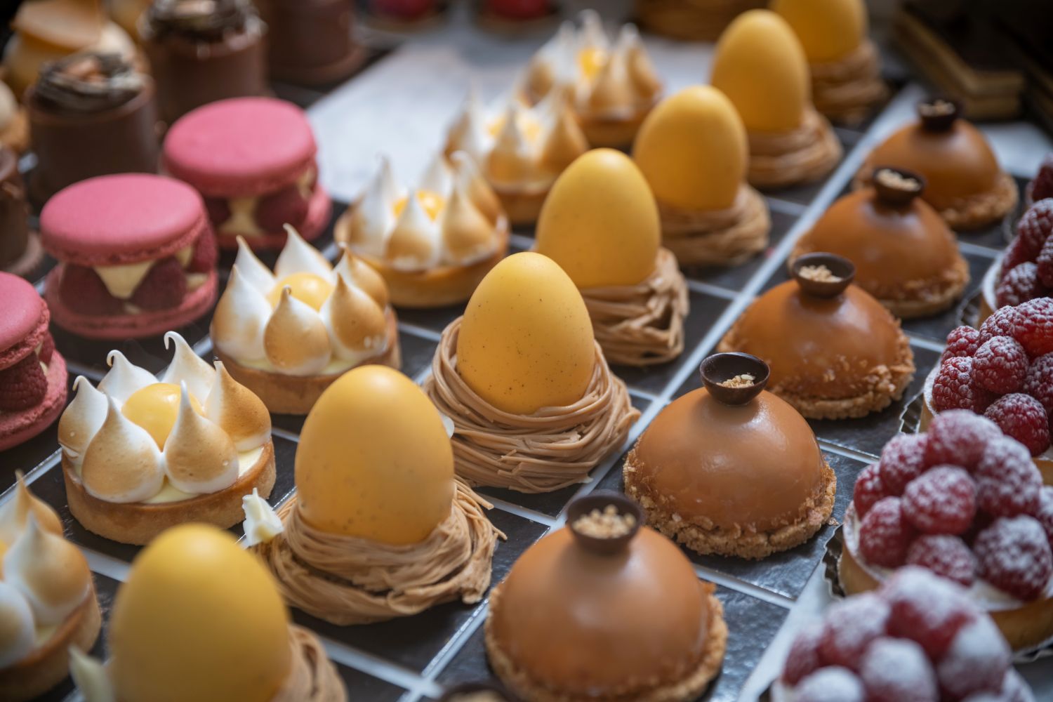 ขนมสุดหรูและของหวานคำเดียว ศิลปะแห่งความประณีตในงานอีเวนต์ post thumbnail image